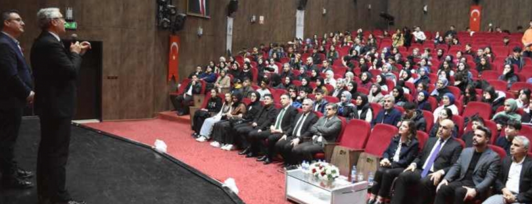 ÖĞRENCİLERE BİLİM VE TEKNOLOJİ KONULU SEMİNER