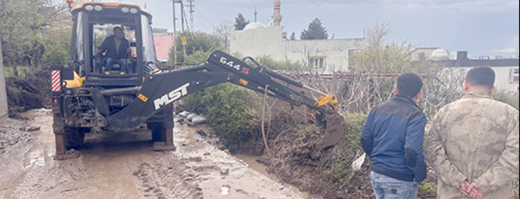 KAPANAN K�Y YOLLARI KISA S�REDE ULA�IMA A�ILDI