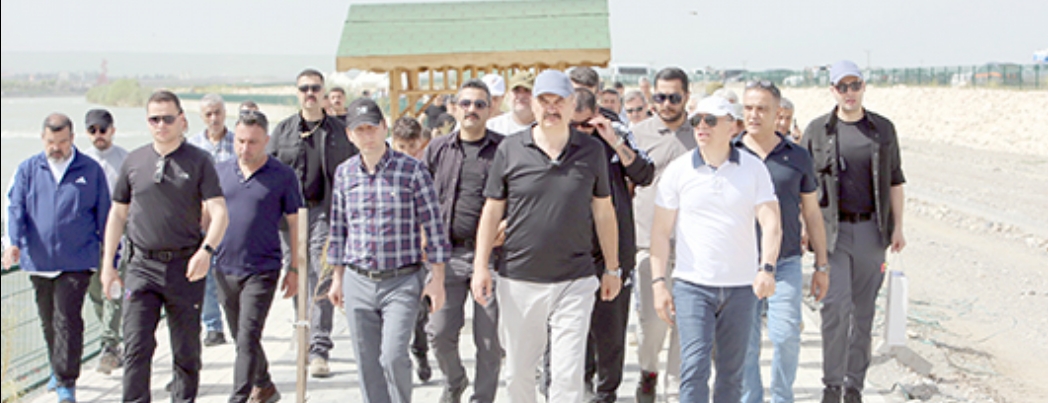 MAV�-YE��L�DE �ALI�MALAR HIZ KESMEDEN DEVAM ED�YOR