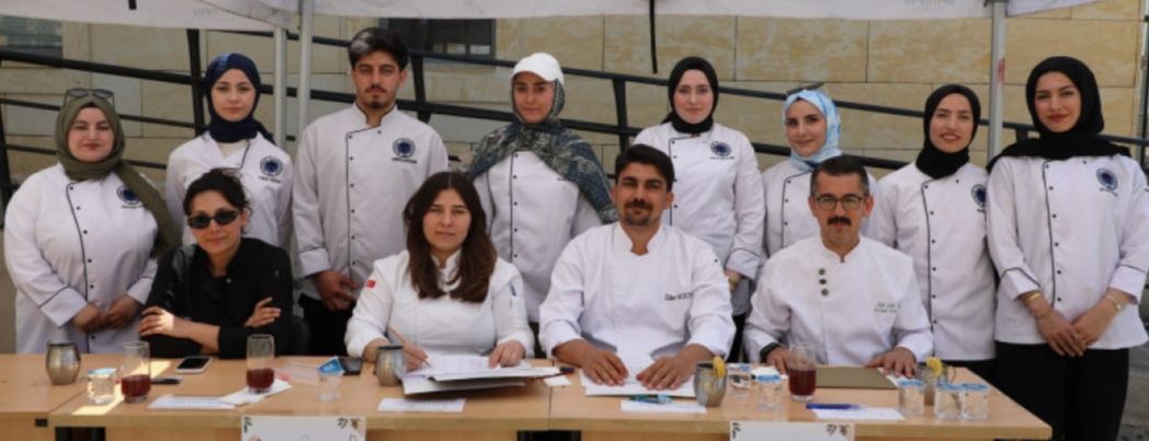 ANNELER YARIŞTI, ÇOCUKLAR EĞLENDİ